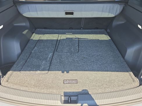 Used 2024 Volkswagen Atlas Cross Sport SE w/ Panoramic Sunroof Package image 12