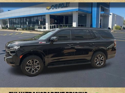 Used 2022 Chevrolet Tahoe Z71 w/ Luxury Package AWD/4WD image 2