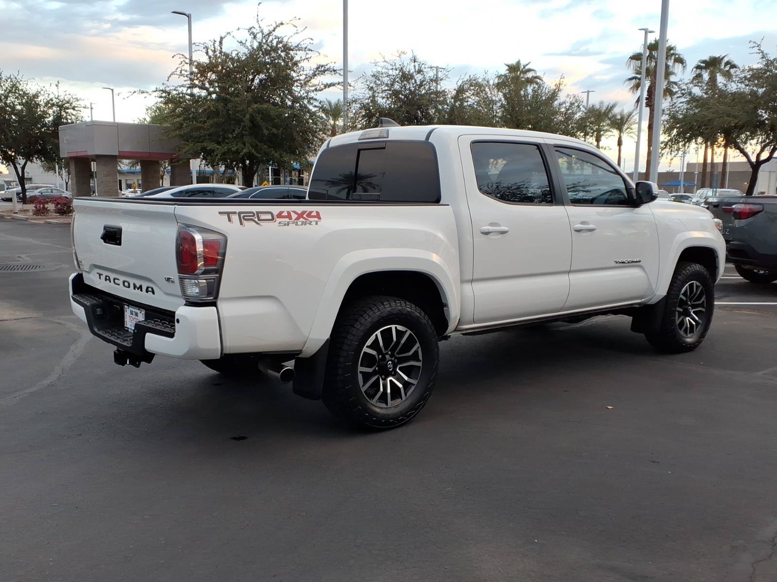 Used 2022 Toyota Tacoma TRD Sport w/ Technology Package AWD/4WD image 4