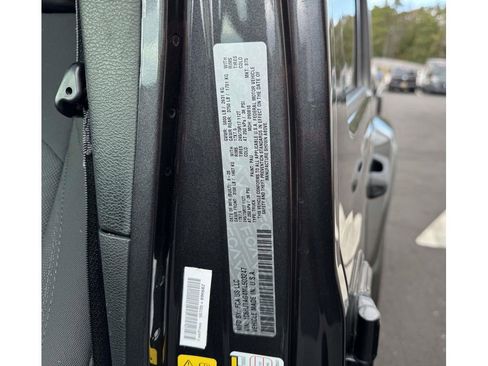 Used 2021 Jeep Gladiator Sport image 16