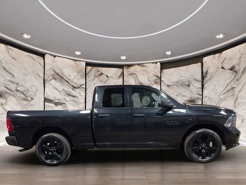 Used 2017 RAM 1500 Express w/ Black Ram 1500 Express Group AWD/4WD image 9