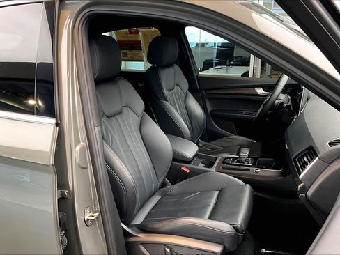 Certified 2023 Audi Q5 2.0T Premium w/ Convenience Package image 8