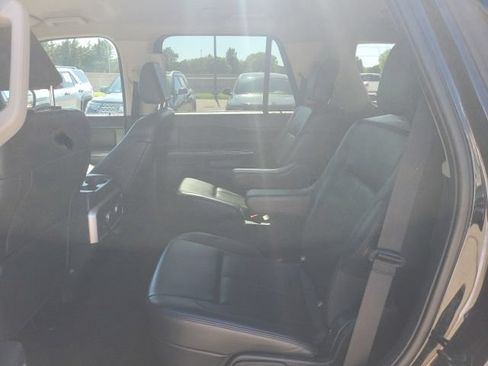 Used 2024 Ford Expedition XLT AWD/4WD image 18