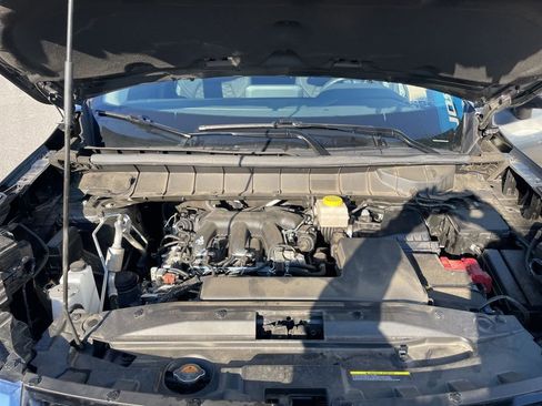 Used 2025 Nissan Pathfinder SV image 63