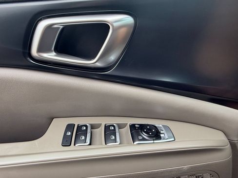 Used 2026 Kia Carnival FWD image 18