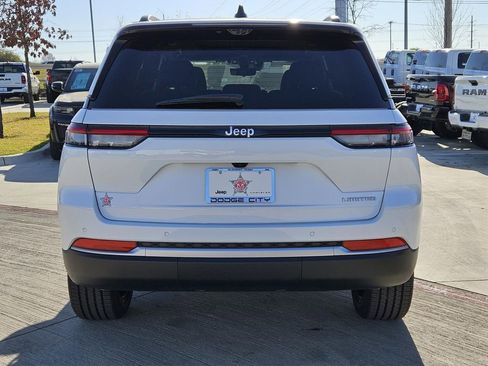 New 2026 Jeep Grand Cherokee Limited RWD image 4
