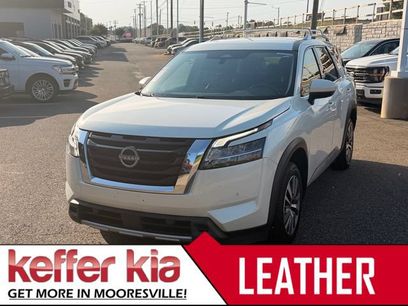 Used 2023 Nissan Pathfinder SL