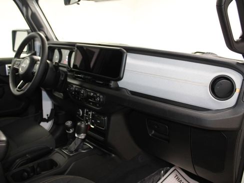 Used 2024 Jeep Wrangler Sport S image 27