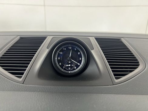 Certified 2025 Porsche Macan image 27