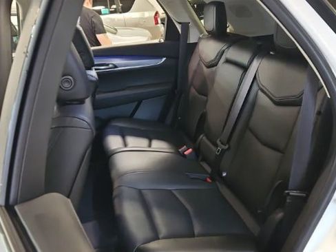 Used 2019 Cadillac XT5 Premium Luxury w/ LPO, Black Ice Package AWD/4WD image 5