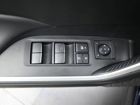 Used 2025 Toyota RAV4 XLE w/ Convenience Package image 11