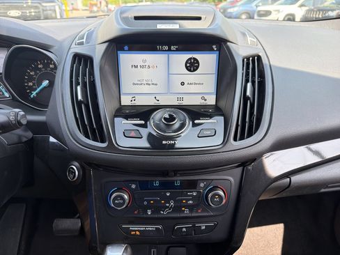 Used 2017 Ford Escape Titanium FWD image 31