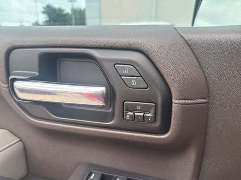 Used 2019 GMC Sierra 1500 SLT AWD/4WD image 13