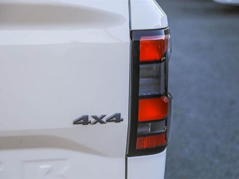 New 2026 Nissan Frontier S image 9