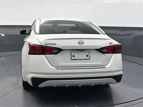 Used 2023 Nissan Altima 2.5 SV image 5