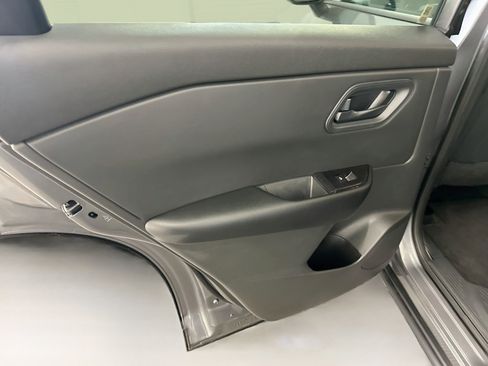Used 2025 Nissan Rogue S AWD/4WD image 26