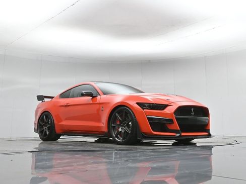 Used 2022 Ford Mustang Shelby GT500 w/ Carbon Fiber Track Pack image 48