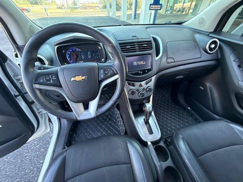 Used 2015 Chevrolet Trax LT w/ LT Sun and Sound Package FWD image 13