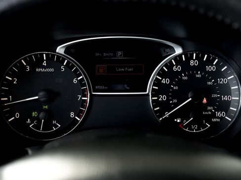 Used 2019 Nissan Pathfinder SV image 27