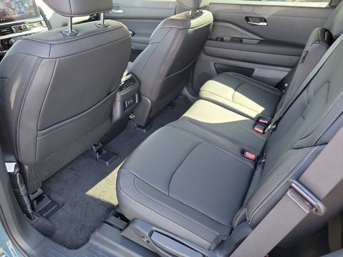 New 2026 Nissan Pathfinder SL FWD image 11
