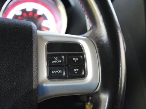 Used 2019 Dodge Grand Caravan SE w/ Rear Park Assist Package FWD image 17