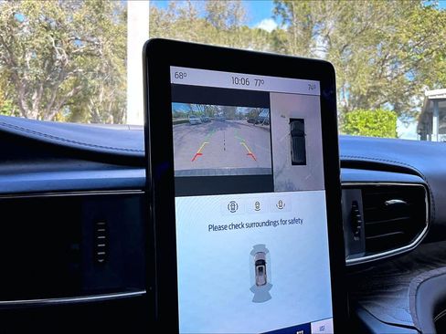 Used 2020 Ford Explorer Platinum w/ Premium Technology Package image 25