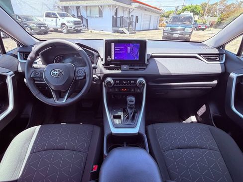 Used 2023 Toyota RAV4 XLE w/ Convenience Package FWD image 23