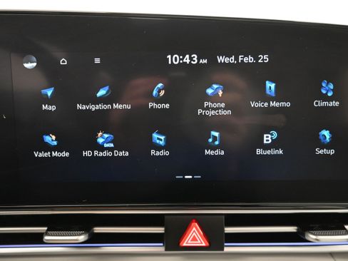 Used 2023 Hyundai Elantra Limited image 15