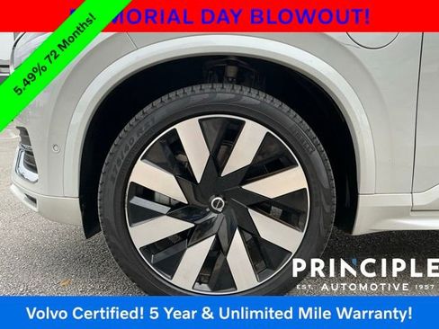 Certified 2024 Volvo XC90 T8 Plus w/ Protection Package Premier AWD/4WD image 9