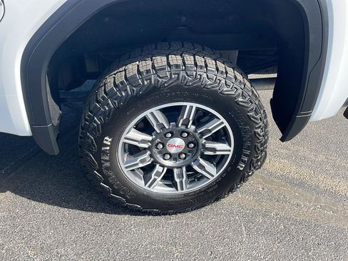 Used 2025 GMC Sierra 1500 AT4 image 34