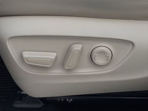 Used 2021 Toyota Highlander XLE image 27