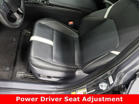 Used 2025 Toyota Camry SE image 15