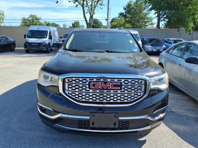 Used 2017 GMC Acadia Denali w/ Technology Package FWD image 2