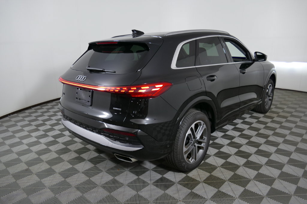 Certified 2025 Audi Q5 Premium w/ Convenience Package AWD/4WD image 3