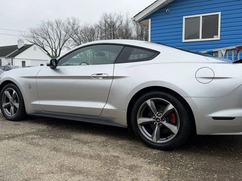 Used 2016 Ford Mustang Coupe image 6