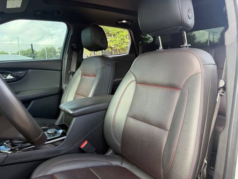 Used 2022 Chevrolet Blazer RS w/ Enhanced Convenience Package FWD image 11