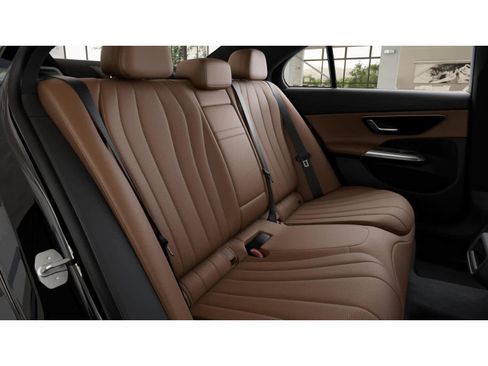 New 2026 Mercedes-Benz E 350 4MATIC Sedan image 4