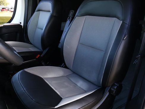 Used 2024 RAM ProMaster 2500 w/ Convenience Group image 13