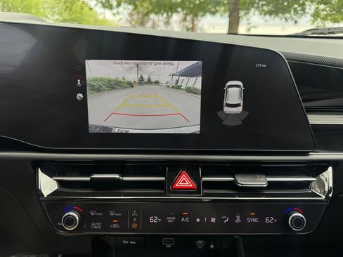 Used 2023 Kia Niro Wind w/ Wind Preserve Package FWD image 19