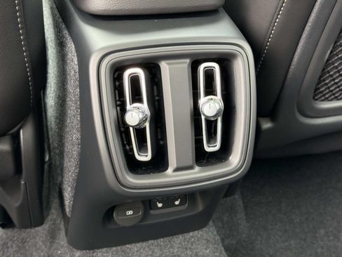New 2026 Volvo XC40 B5 Core w/ Climate Package AWD/4WD image 10