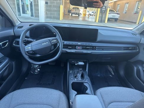 Used 2025 Kia K4 EX image 11