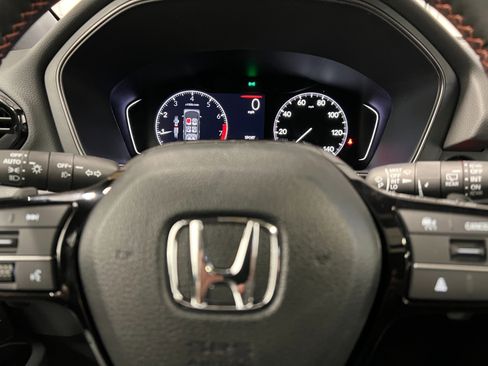 Used 2025 Honda Pilot TrailSport image 23