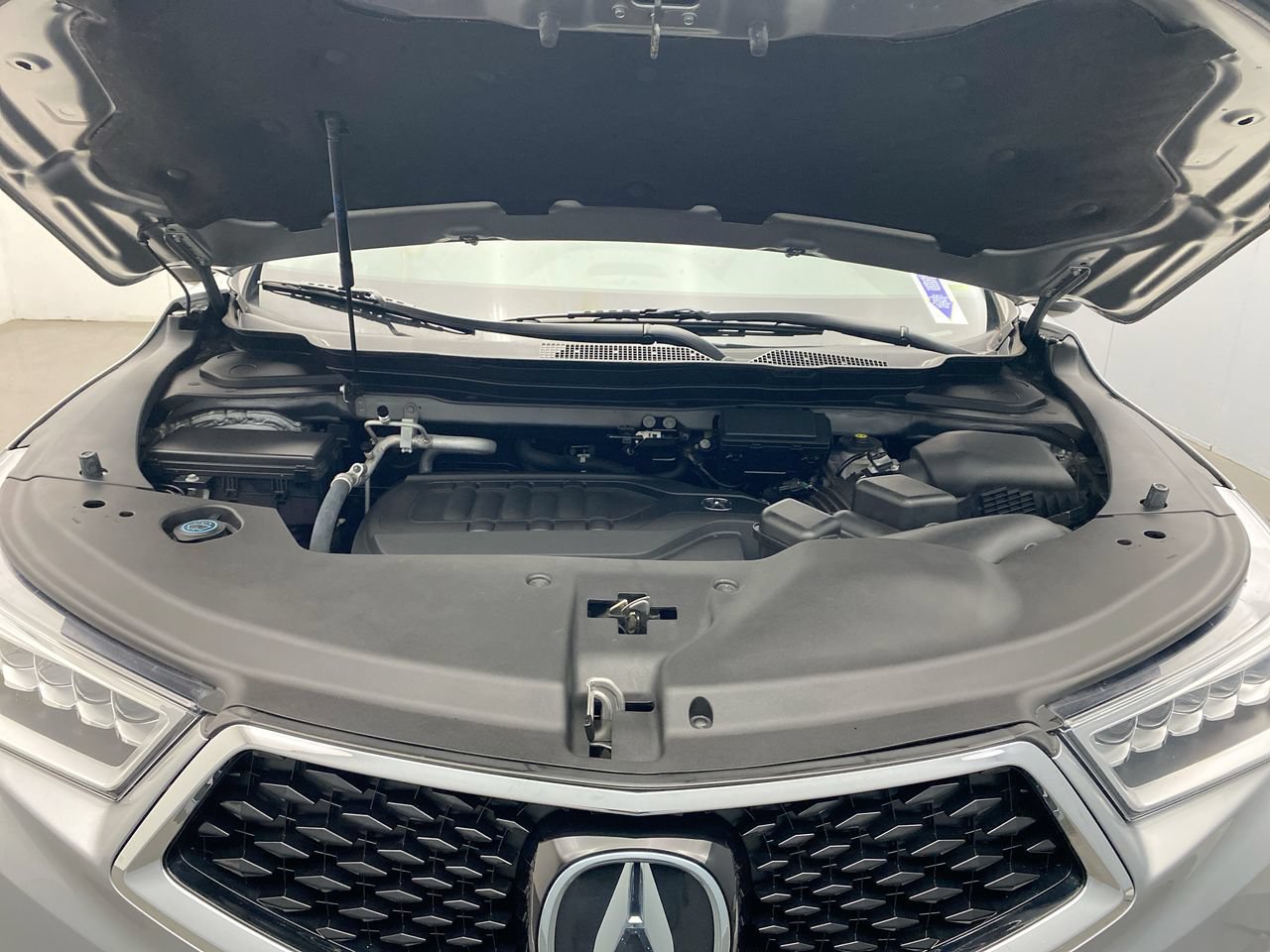 Used 2020 Acura MDX w/ Technology Package AWD/4WD image 11