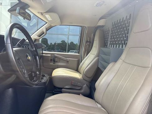 Used 2020 Chevrolet Express 3500 w/ Driver Convenience Package RWD image 11