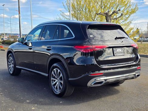 Used 2024 Mercedes-Benz GLC 300 4MATIC w/ Driver Assistance Package image 4