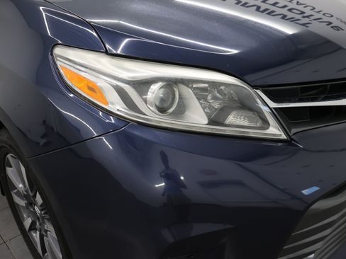 Used 2018 Toyota Sienna Limited Premium AWD/4WD image 25