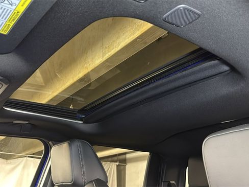 Used 2025 Toyota Tacoma TRD Sport image 6