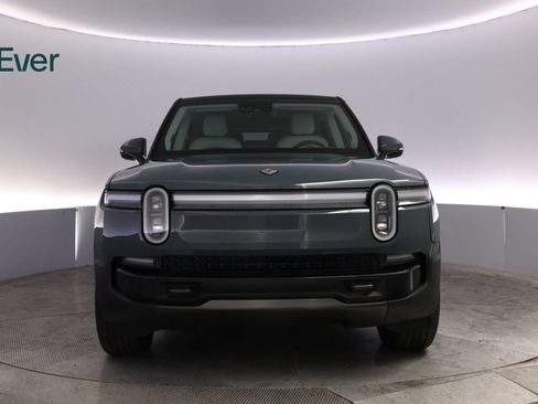 Used 2025 Rivian R1S Premium Dual AWD/4WD image 12
