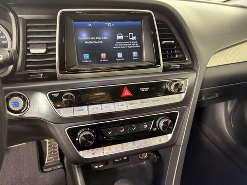 Used 2018 Hyundai Sonata Sport FWD image 17