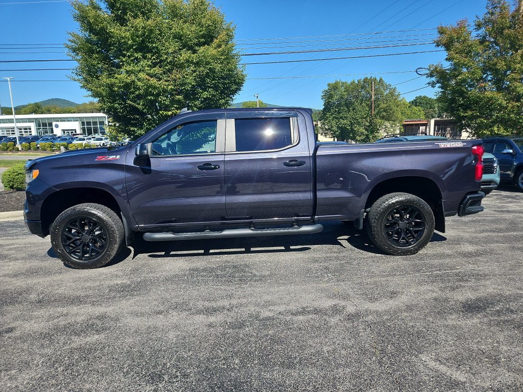 Used 2022 Chevrolet Silverado 1500 LT Trail Boss w/ Convenience Package II AWD/4WD image 2